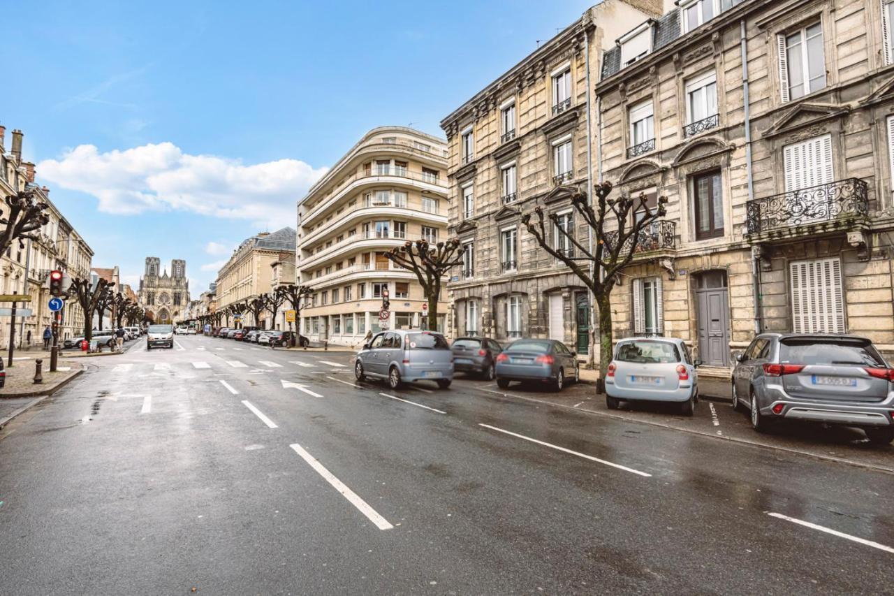 Le Coquet Logement Climatise Face A La Cathedrale - 3G แร็งส์ ภายนอก รูปภาพ